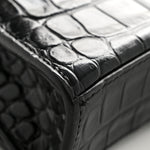 Shiny Calfskin Monochrome Crocodile Embossed Hourglass Chain Bag Black