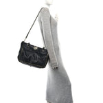 Vitello Medium Rockstud Tote Tote Black
