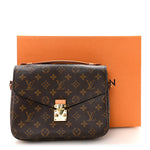 Monogram Pochette Metis
