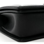 Caviar Quilted Medium Boy Flap Black