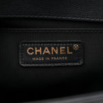 Caviar Quilted Medium Boy Flap Black
