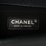 Caviar Quilted Medium Boy Flap Black
