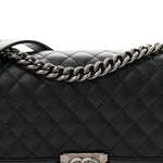 Caviar Quilted Medium Boy Flap Black