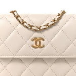 Lambskin Quilted Pearl Crush Clutch With Chain White