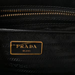 Saffiano Lux Medium Galleria Double Zip Tote Black