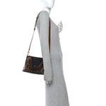 Monogram V Tote BB Black
