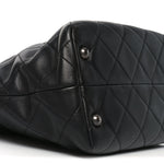 Calfskin Quilted Large Shopping In Chains Tote Black
