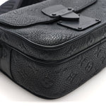 Taurillon Monogram S Lock Messenger Black
