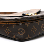 Reverse Monogram Pochette Metis