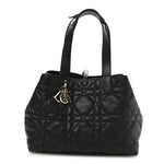 Calfskin Macrocannage Medium Toujours Black