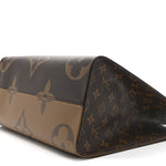 Reverse Monogram Giant Onthego MM