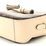 Monogram Saintonge Creme