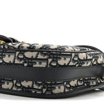 Oblique Medium Bobby Flap Blue