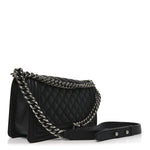 Caviar Quilted Medium Boy Flap Black