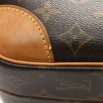 Monogram Nil 28