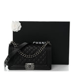 Caviar Quilted Medium Boy Flap Black