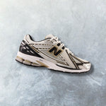 1906R - Metallic Silver/Metallic Gold