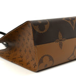 Reverse Monogram Giant Onthego MM