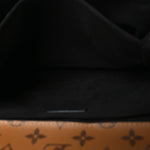 Reverse Monogram Pochette Metis
