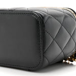 Lambskin Quilted Mini Pearl Crush Vanity Case With Chain Black
