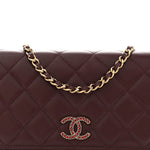 Shiny Caviar Quilted Strass Wallet On Chain WOC Bordeaux