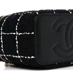 Tweed Pearl Crush Small Vanity Case With Chain  Black White