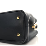 Taurillon Capucines GM Souple Black