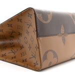 Reverse Monogram Giant Onthego MM