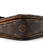 Reverse Monogram Pochette Metis