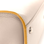 Vitello Seta Burro Medium Peekaboo Iconic Satchel Grigio Polvere Mattone