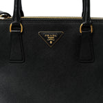 Saffiano Medium Galleria Double Zip Tote Black