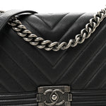 Caviar Chevron Quilted Medium Boy Flap Black