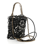Cashmere Mini Chanel 22 Black White