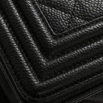 Caviar Quilted Medium Boy Flap Black