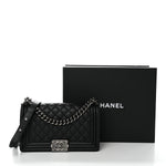 Caviar Quilted Medium Boy Flap Black