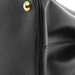 Saffiano Lux Medium Galleria Double Zip Black Black